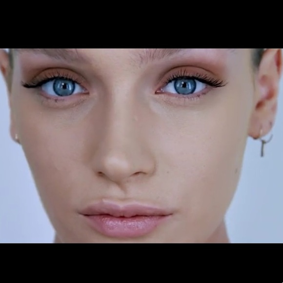 NATASHA DENONA TRANSFORMATTE PORE VANISHING MATTE FOUNDATION IN SHADE FAIR - Picture 7 of 10